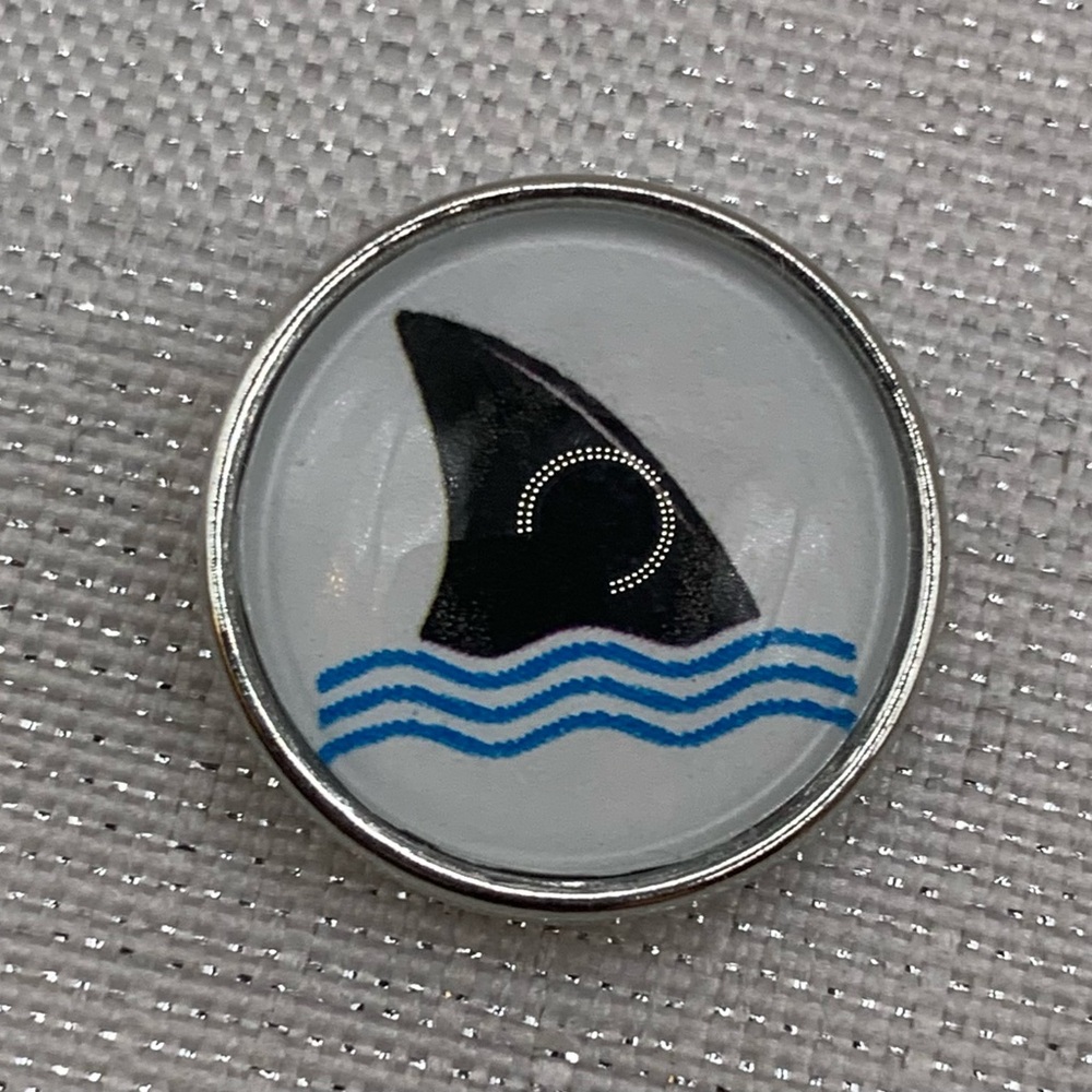 SHARK FIN - Snap Button Charm - 18mm/20mm